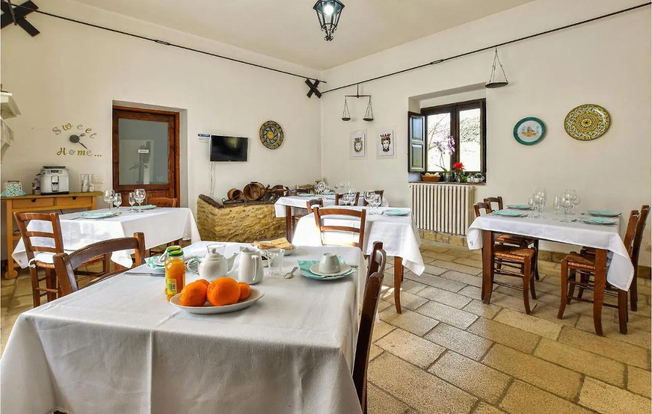 Awesome Home In Caltagirone With Kitchen Casa Franco